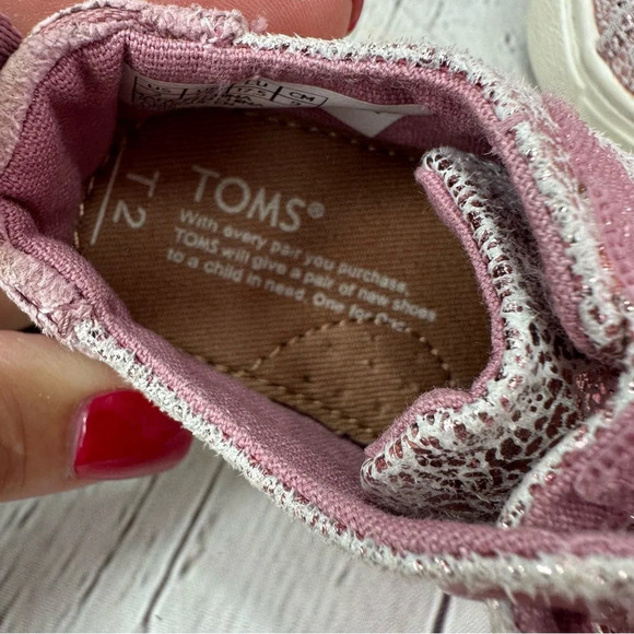 toms baby infant pink iridescent infant sneakers shoes with hook and loop sz 2 - Picture 7 of 8